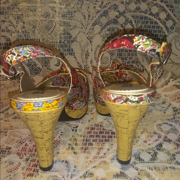 NWOT Bongo Paisley Slingback Heels with Peep Toes - Picture 4 of 7